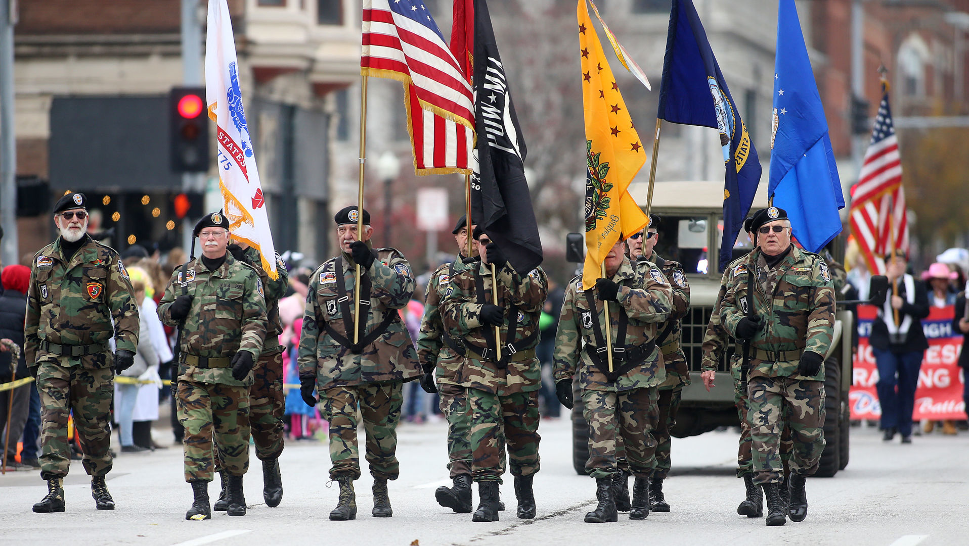 102719-qct-qca-davparade-012